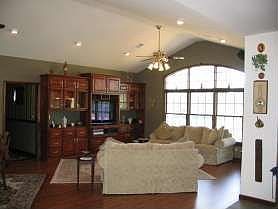 18X30 vaulted living/dining room