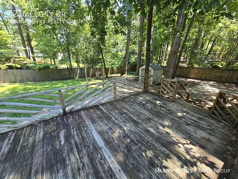 3216 Cluny Dr — Photo 40