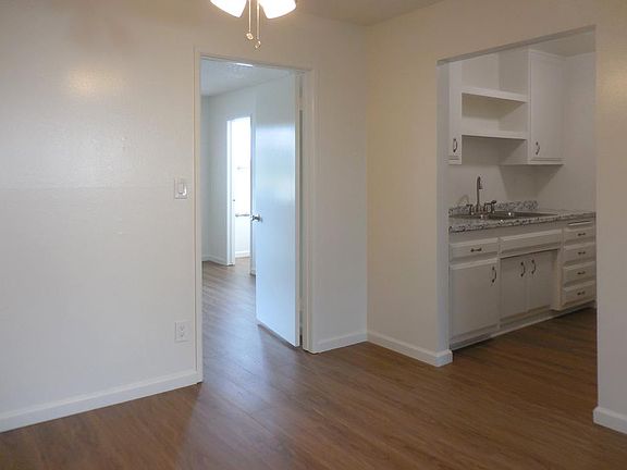4th image of 1221 De La Vina St APT A3