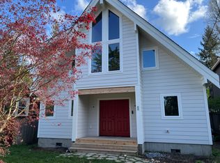 1215 NE 100th St, Seattle, WA 98125