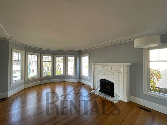 4th image of 1014 Rose Ave