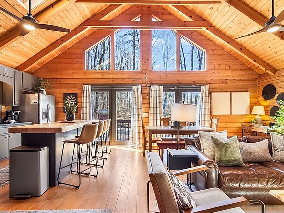 4th image of 346 Rusty Lady Ln