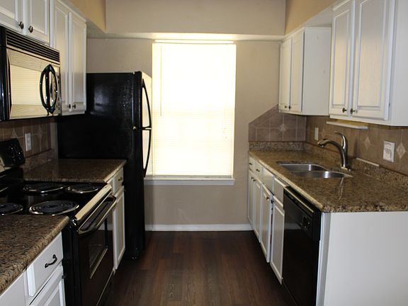 4th image of 219 Southwood Dr