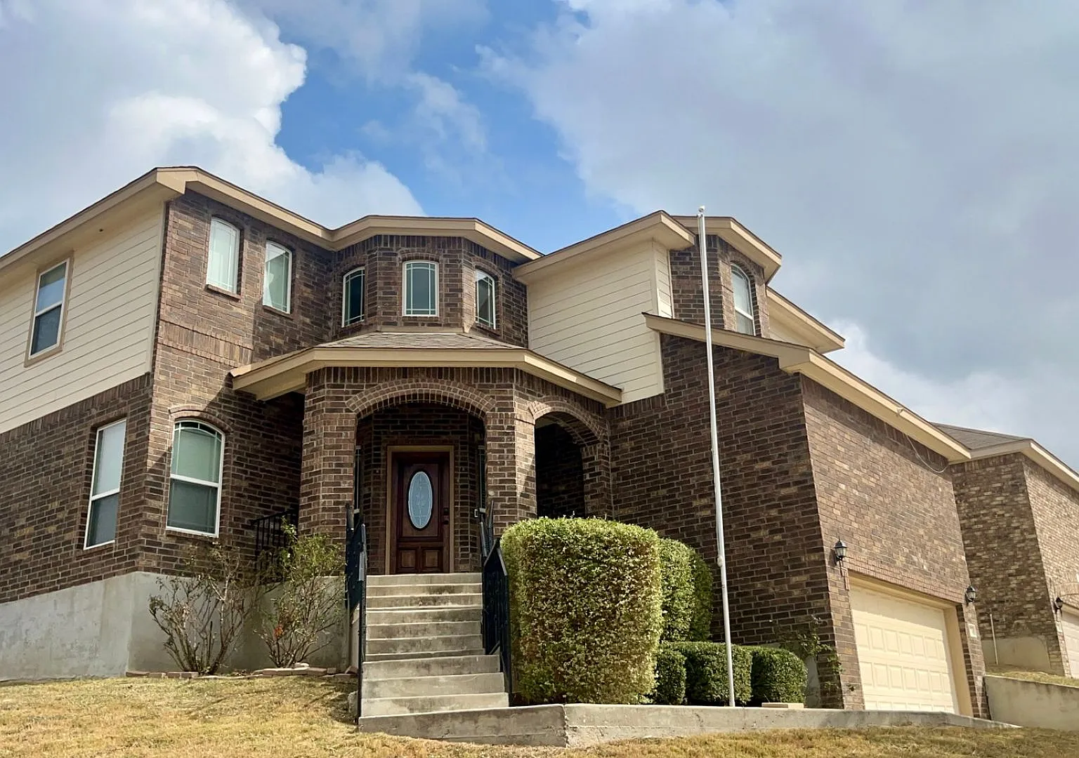 *Spacious 5 Bedroom, 3.5 Bath Home in Northeast San Antonio* minutes from Randolph AFB and Ikea!! — Photo 2