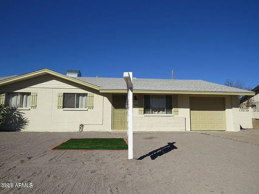 3 bed, 1863 sqft, $2,450 — Photo 2
