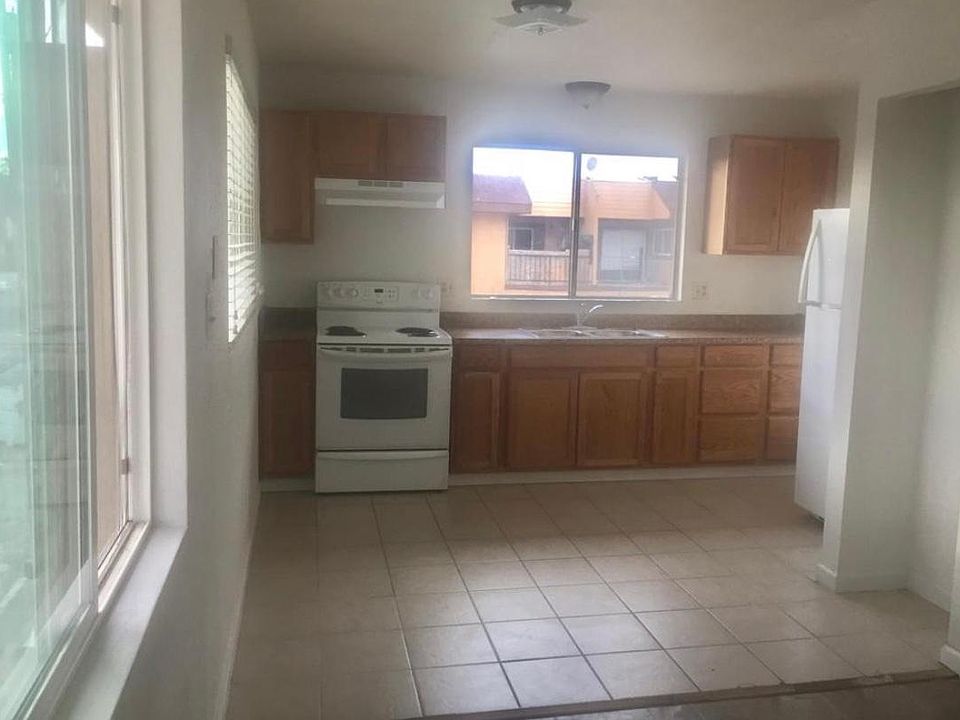 2nd image of 1545 N Palm St #B5