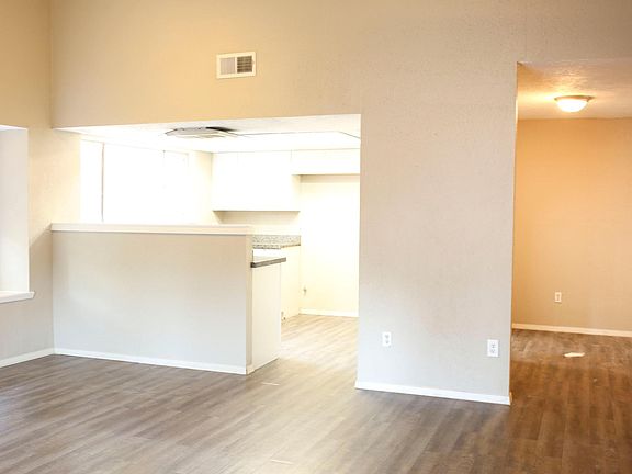 3rd image of 7811 Whispering Wood Ln
