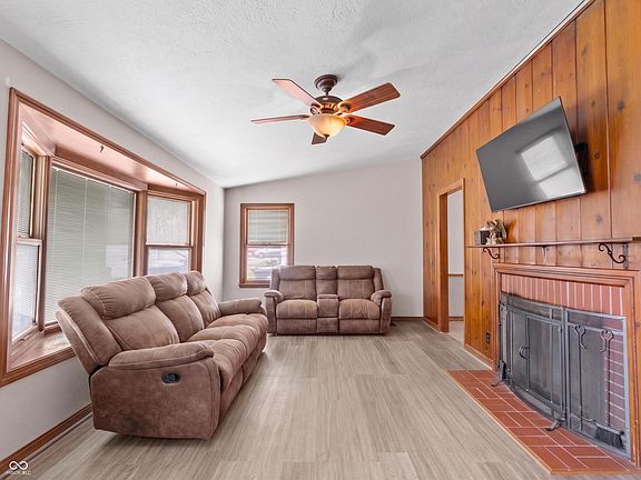3rd image of 4247 S Eaton Ave