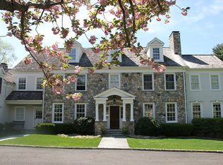 36 Lukes Wood Rd, New Canaan, CT 06840