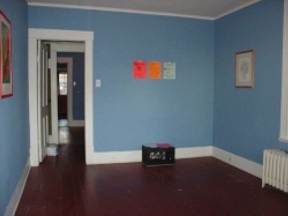 3rd image of 4128 Brooklyn Ave NE APT 2