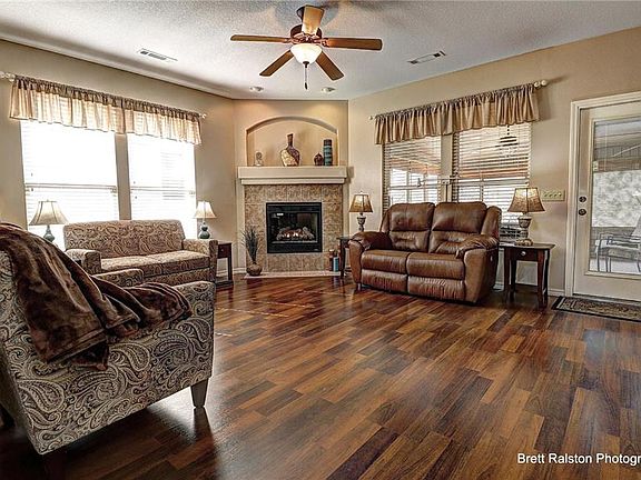5th image of 19 Glenbrook Ln