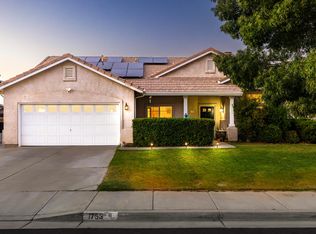 1753 Autumnmist Dr, Palmdale, CA 93551