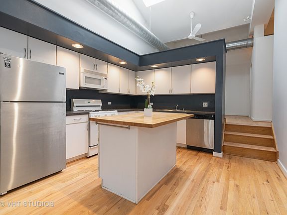 3rd image of 5823 N Ravenswood Ave #Op8