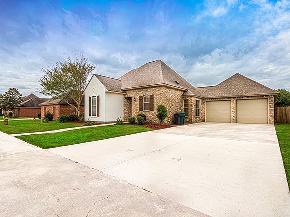 4th image of 400 Hillbrooke Dr