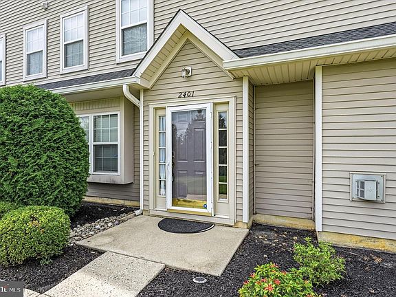 5th image of 2401 Gramercy Way