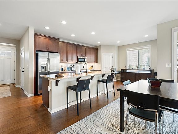 5th image of 14511 184th Avenue E