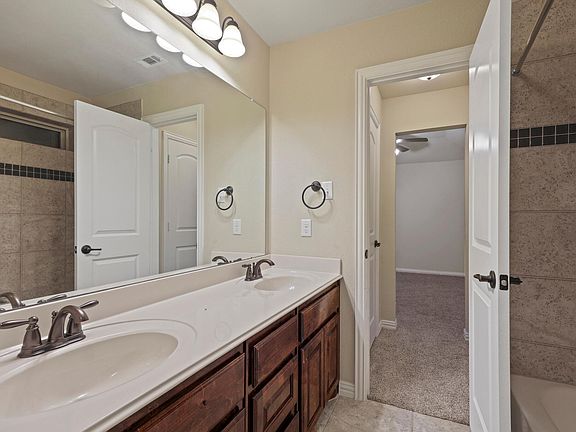 3rd image of 13936 Union Grove Ln