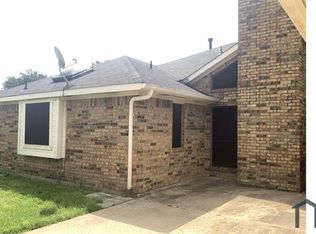 1213 Buckeye Dr, Mesquite, TX 75181