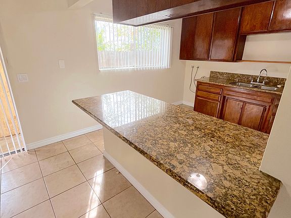 3rd image of 839 S Oaks Ave APT D