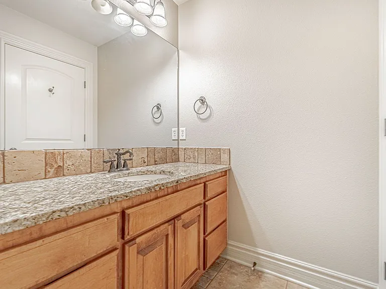 3704 W Legacy Ln — Photo 17