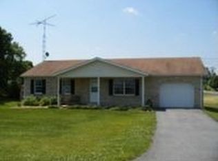90 Putnam Dr, Inwood, WV 25428