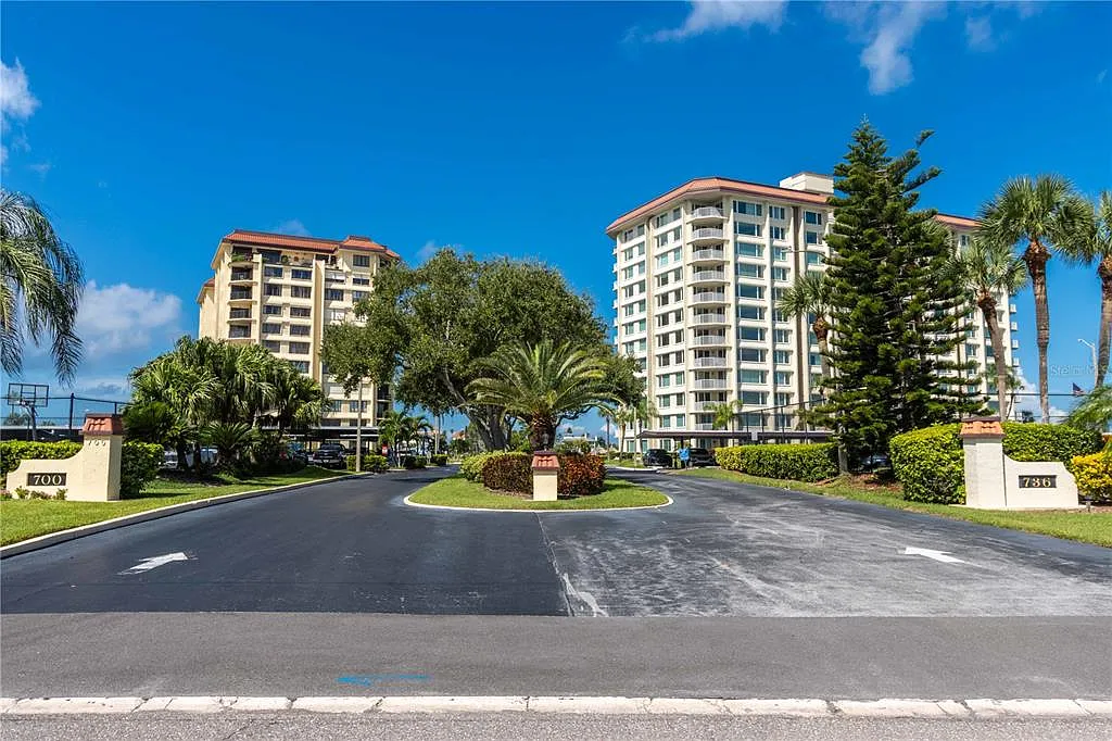 1 bed, 1.5 bath, 1235 sqft, $2,400 — Photo 1