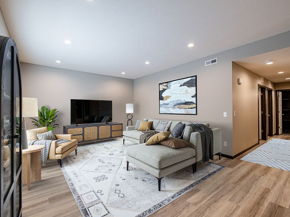 1st image of 811 South St #1
