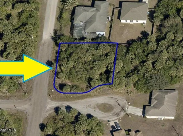 657 Banyan St SW, Palm Bay, FL 32908