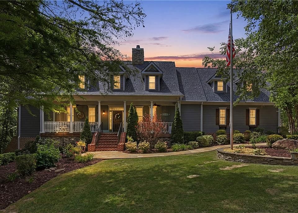 1st image of 12 Hawks Farm Rd