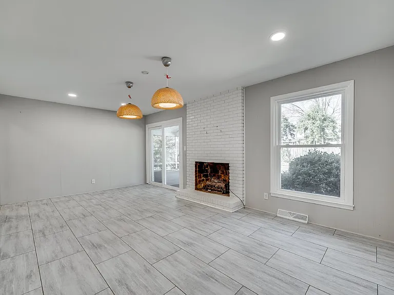 1615 Tillman St — Photo 18