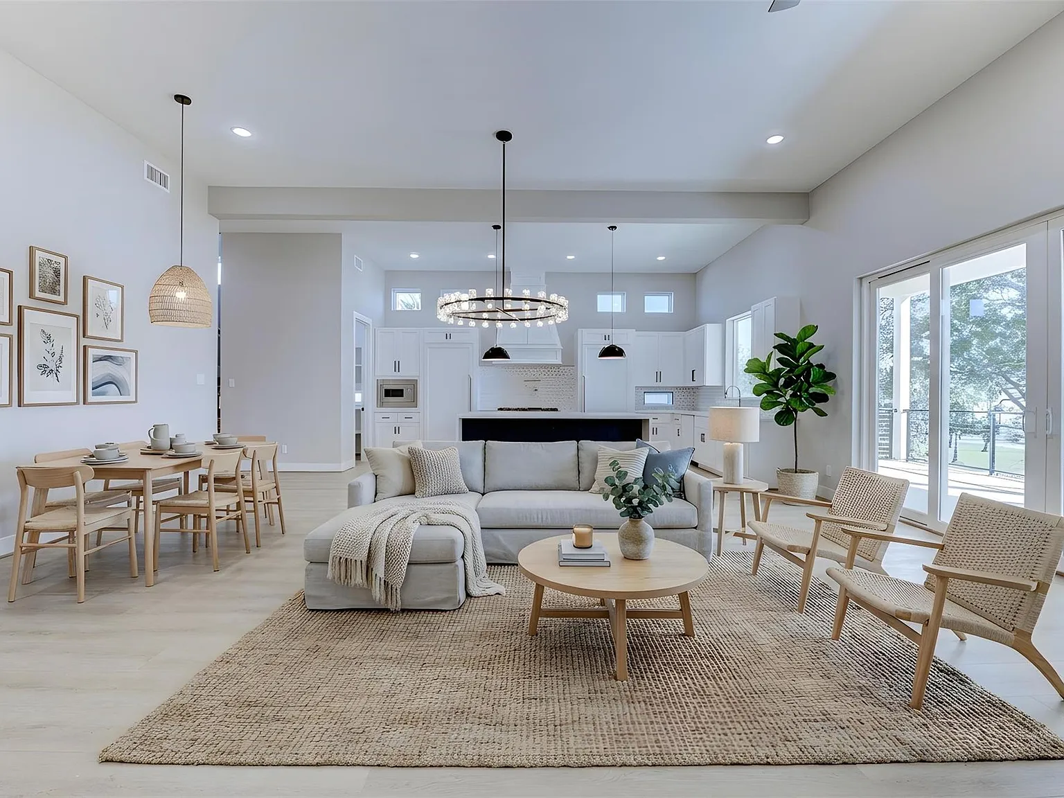 4 bed, 5.5 bath, 5017 sqft, $7,500 — Photo 3