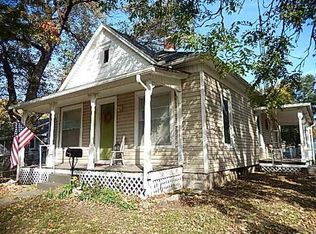 907 N Oak St, Ottawa, KS 66067