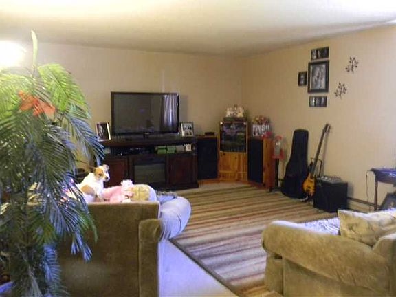 3rd image of 2215/2217 Canyon Dr