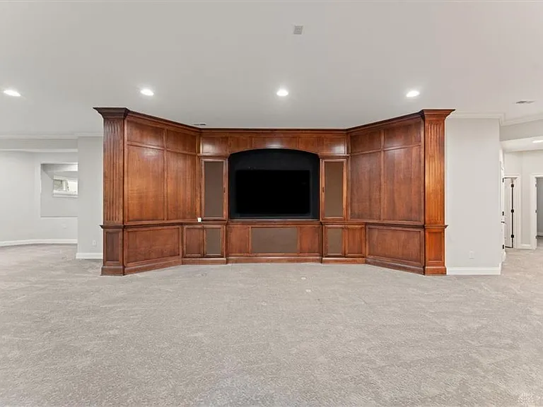 9020 Whisperinghill Dr — Photo 58