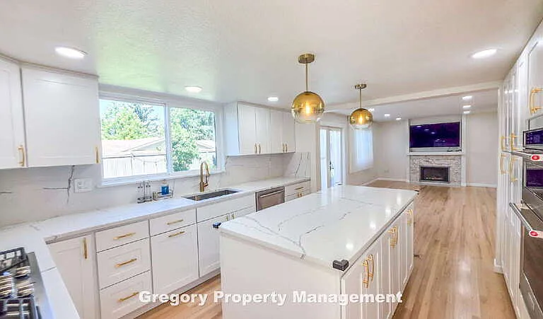 11204 NE 58th Pl — Photo 12
