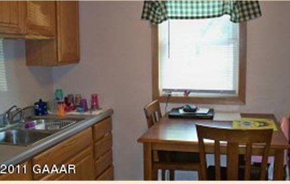 3rd image of 1011 Lakeview Ave
