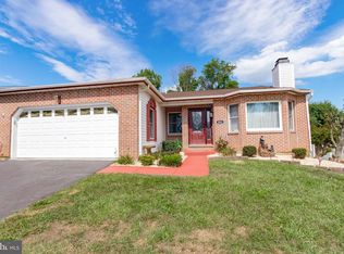 901 Duxbury Dr, Langhorne, PA 19047
