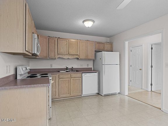 4th image of 1501 Courtyard E #1501