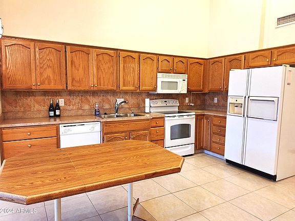 2nd image of 7963 E NAVARRO Avenue