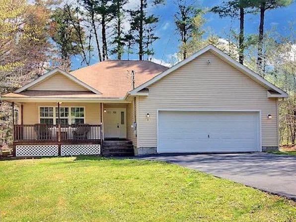 120 Woodbury Dr, Blakeslee, PA 18610