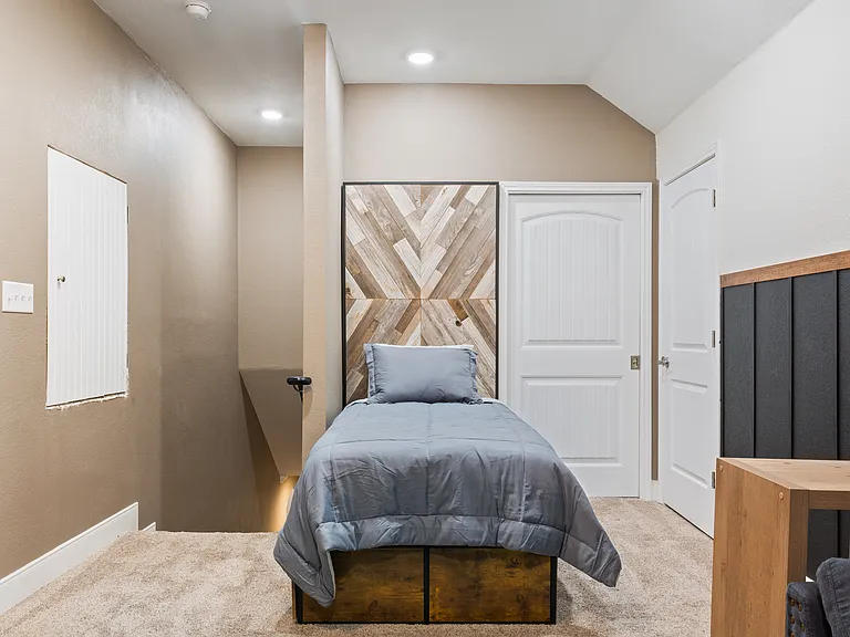 8464 Spicewood Springs Rd — Photo 46