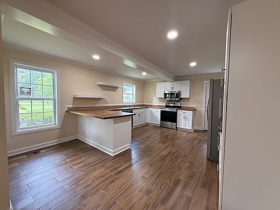 4th image of 113 E Park Ave