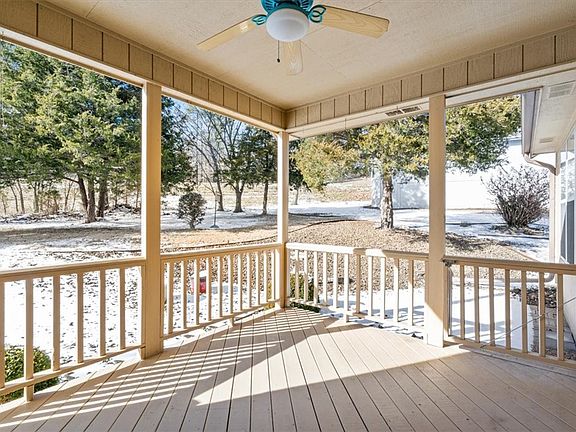 3rd image of 32 Tanyard Dr