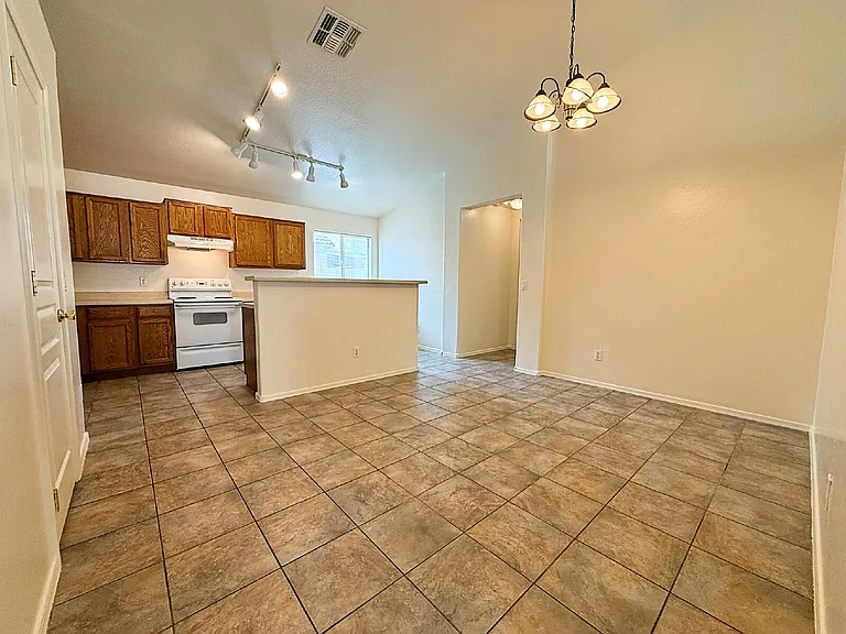 8062 W North Ln #109THDR — Photo 13
