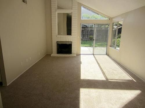 5th image of 2709 Iris Ct