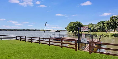 El Lago II Photo 1