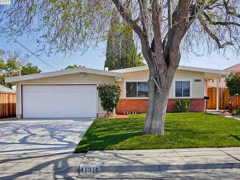 41316 Erma Ave — Photo 1