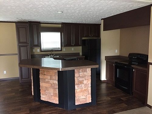 2nd image of 550 Lee Road 234