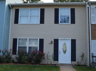 8509 White Pine Dr, Manassas Park, VA 20111