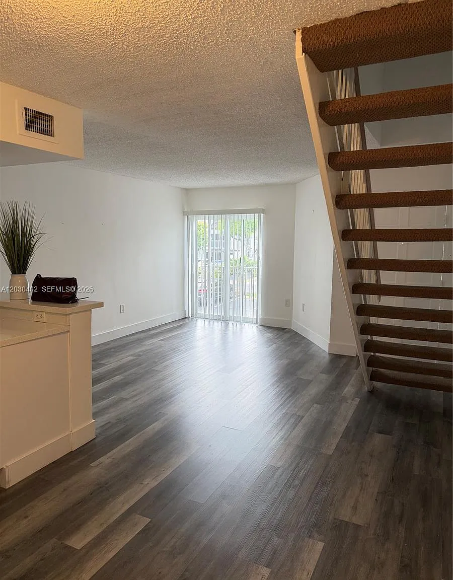 Coral Pointe Townhomes Co — Photo 3